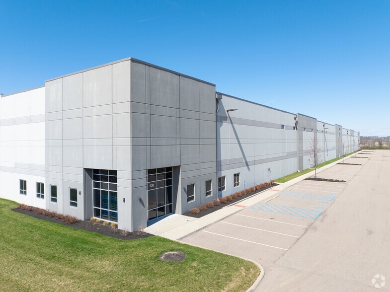 630 Commerce Center Dr, Fairfield, OH for lease - Building Photo - Image 2 of 6