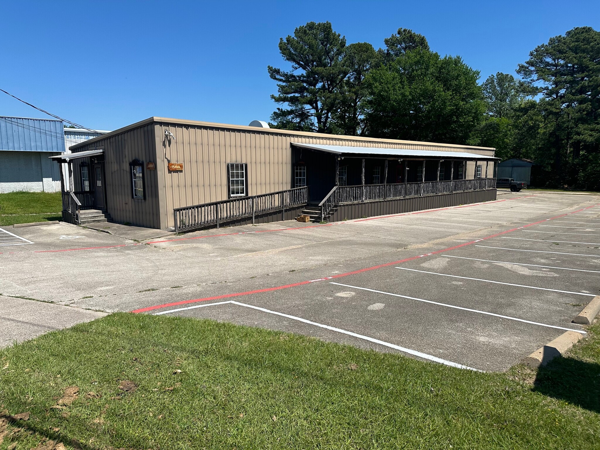 2718 Gilmer Rd, Longview, TX for lease Primary Photo- Image 1 of 27