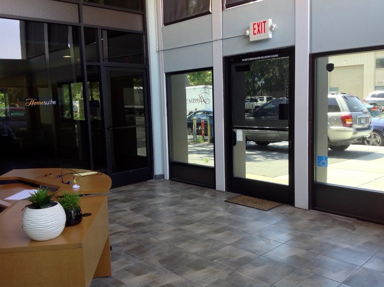 4019 Transport St, Palo Alto, CA for lease - Building Photo - Image 3 of 8