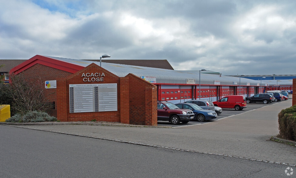 Acacia Clos, Leighton Buzzard à louer - Photo du bâtiment - Image 2 de 3