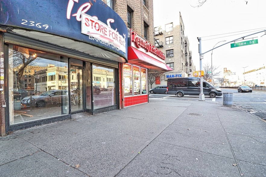 2359 Grand Concourse, Bronx, NY à louer - Photo du bâtiment - Image 3 de 47