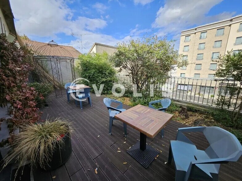 Bureau dans Ivry-sur-Seine à vendre - Photo du bâtiment - Image 1 de 25