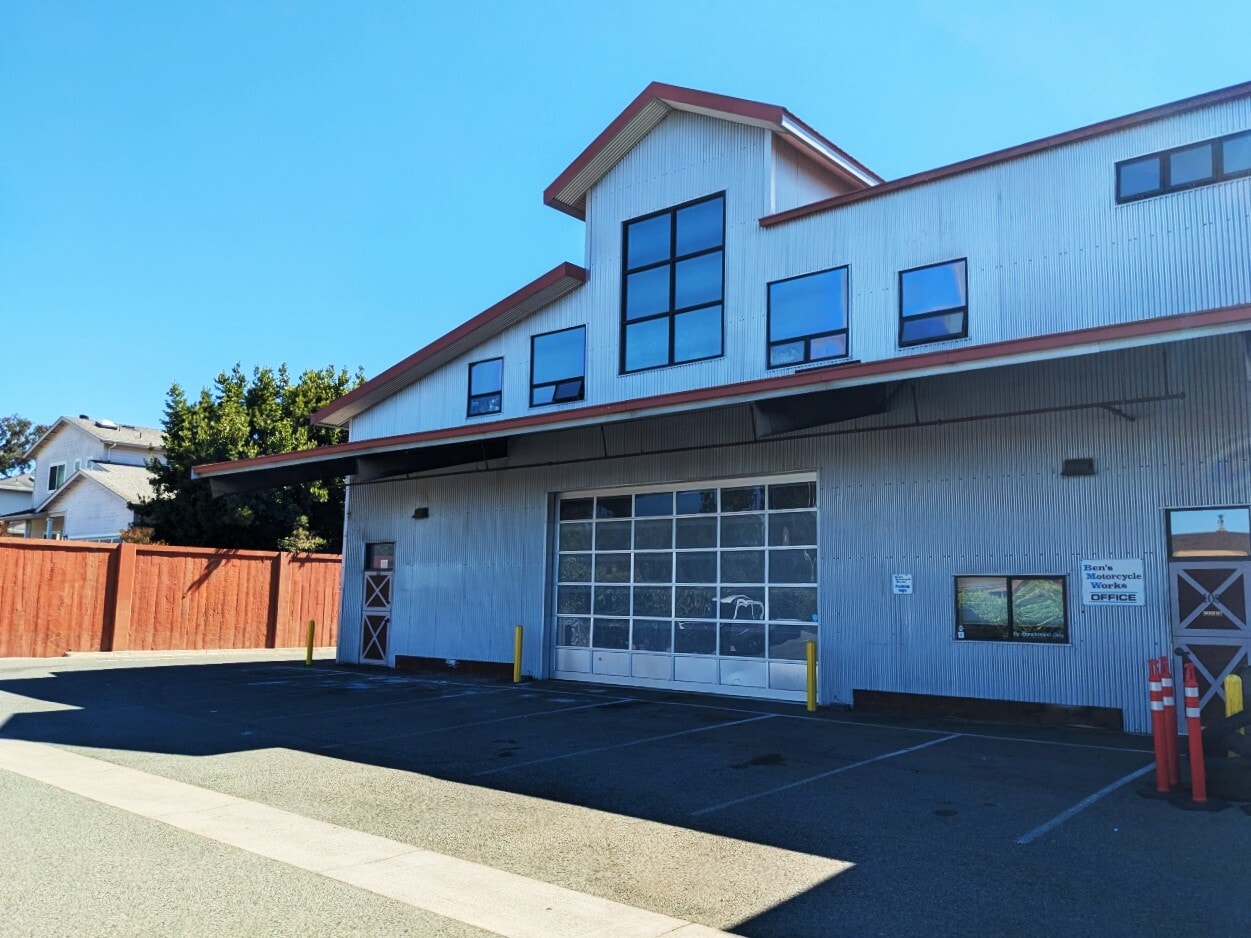 80 Airport Blvd, Freedom, CA for lease Primary Photo- Image 1 of 8