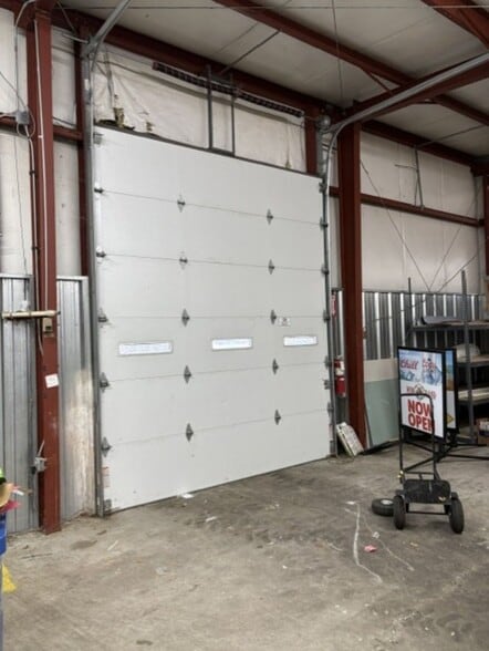 111 US-206, Raritan, NJ à louer - Photo du bâtiment - Image 3 de 5