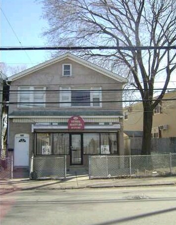 3956 Victory Blvd, Staten Island, NY à louer - Photo du bâtiment - Image 2 de 3