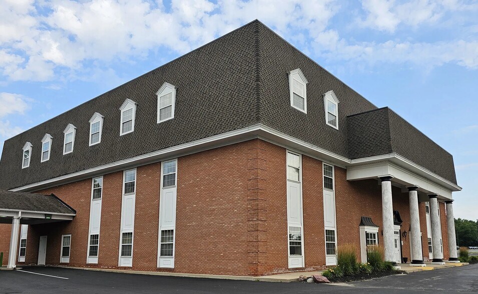 3131 Executive Pky, Toledo, OH à louer - Photo du bâtiment - Image 1 de 8