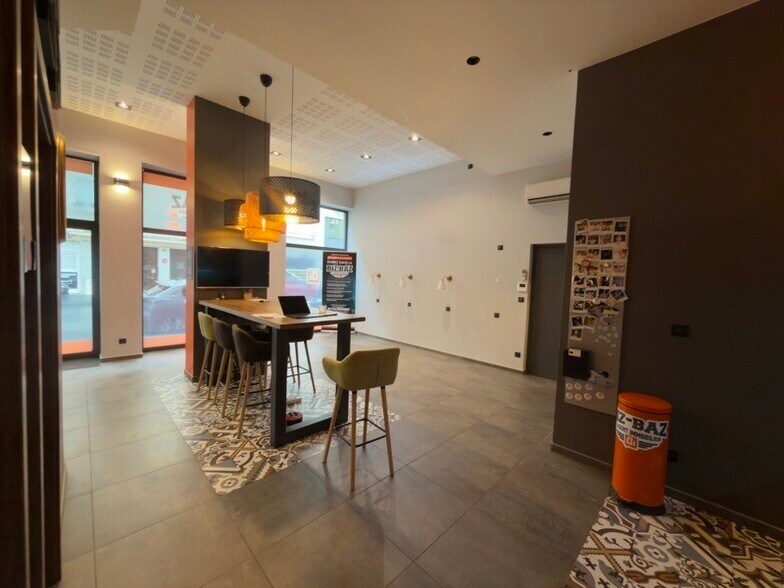 Retail in Lyon 06 for lease - Interior Photo - Image 3 of 4