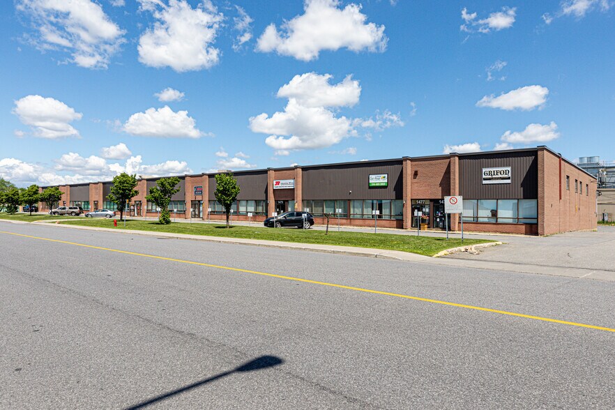 1475-1495 Rue Bégin, Montréal, QC à louer - Photo du bâtiment - Image 2 de 8
