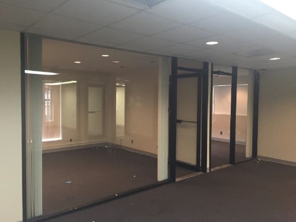 1666 Newbridge Rd, North Bellmore, NY à vendre - Photo intérieure - Image 2 de 13