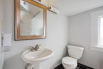 108 W 10th 1/2 St, Houston, TX à louer Photo intérieure- Image 1 de 22