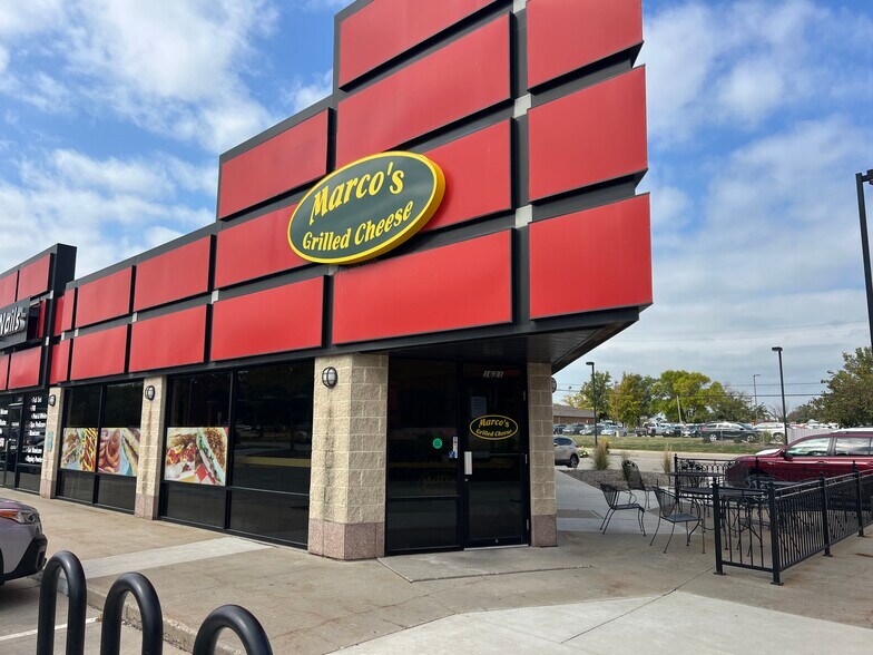 1621 S 1st Ave, Iowa City, IA à louer - Photo du bâtiment - Image 3 de 28