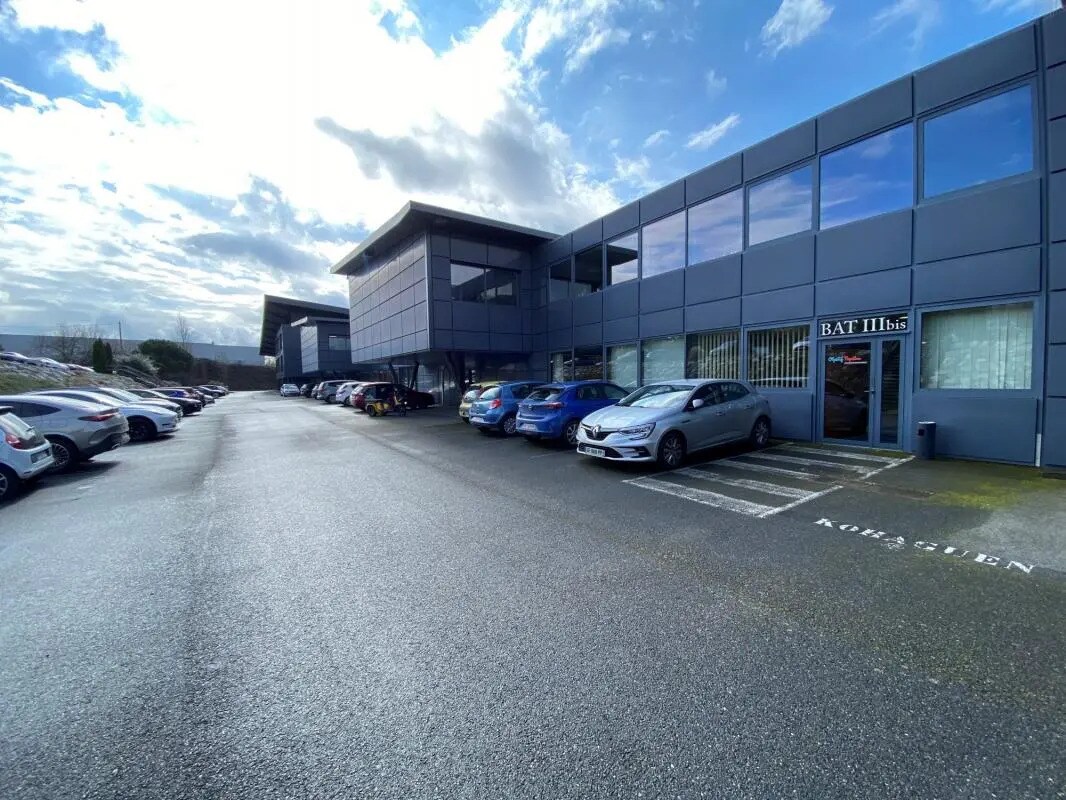 1 Rond-Point De La Résistance, Saint-Jean for lease Building Photo- Image 1 of 8