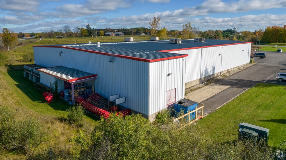 14301 White Creek Ave NE, Cedar Springs, MI for sale - Building Photo - Image 2 of 2