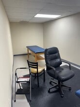 1035 N Interstate 35 E, Carrollton, TX à louer Photo intérieure- Image 1 de 2