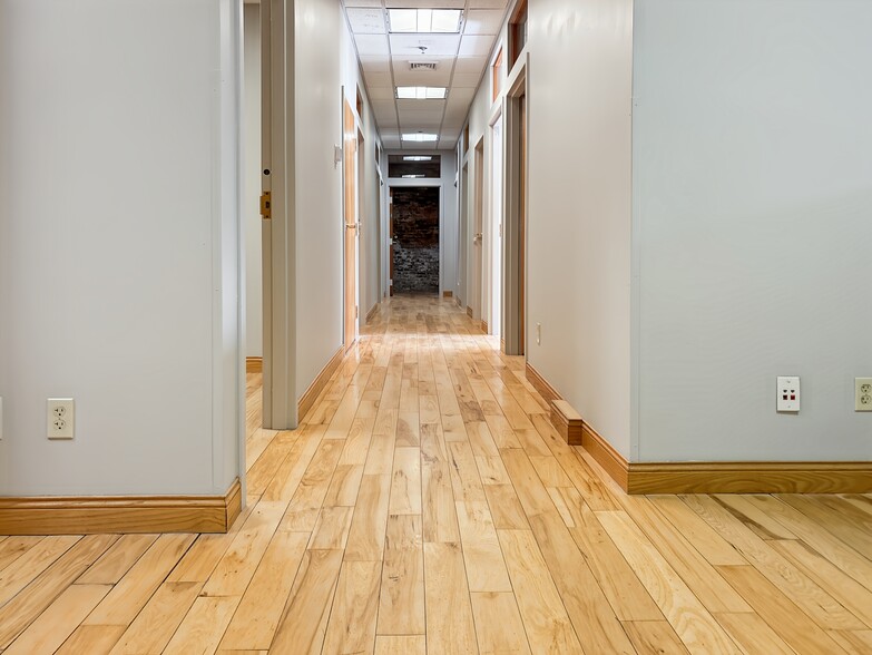 259 Indiana Ave, Valparaiso, IN for lease - Building Photo - Image 3 of 5