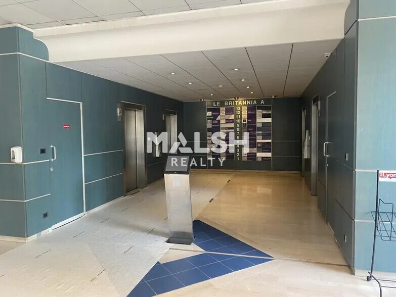Bureau dans Lyon à louer - Hall d’entrée - Image 2 de 11