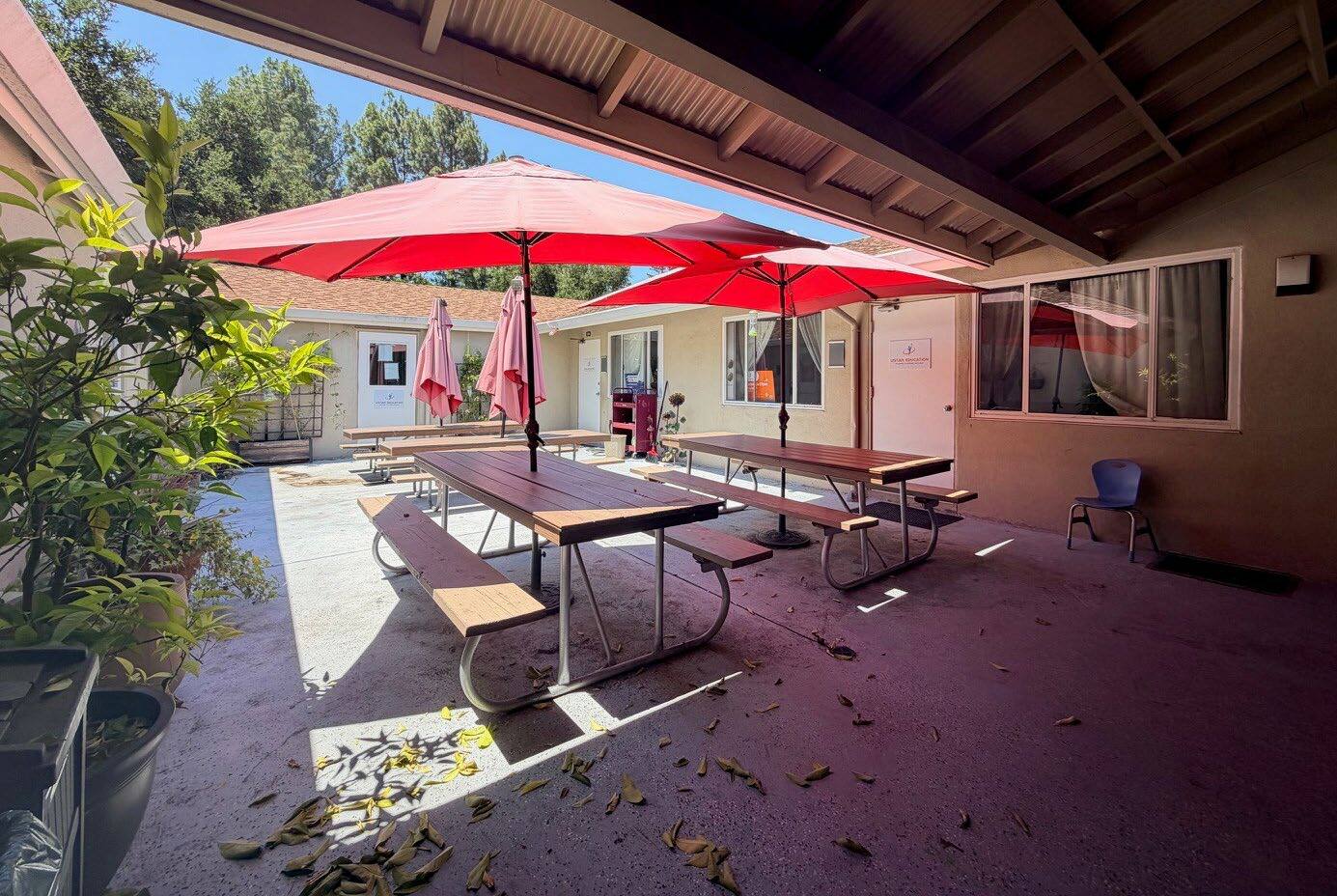 858 University Ave, Los Altos, CA for lease Building Photo- Image 1 of 13