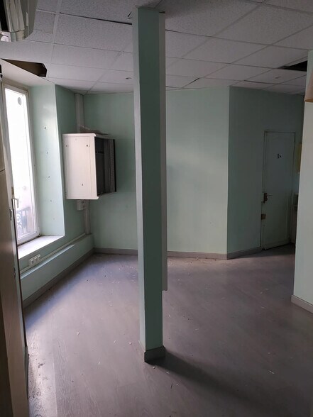 32 Rue Geoffroy-Saint-Hilaire, Paris for lease - Interior Photo - Image 3 of 4