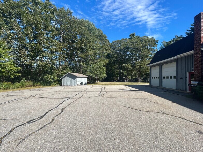 8 Crooker Rd, Brunswick, ME à louer - Photo du bâtiment - Image 2 de 11