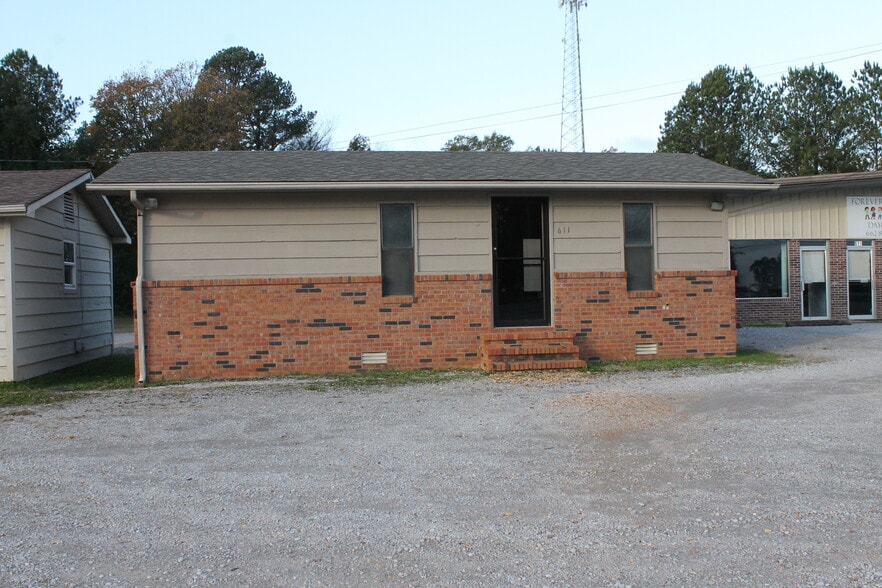 619 Constitution Dr, Iuka, MS for sale - Building Photo - Image 3 of 4