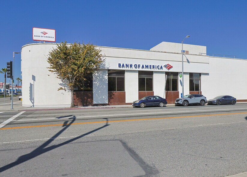 8946 S Sepulveda Blvd, Los Angeles, CA à vendre - Photo du bâtiment - Image 1 de 3