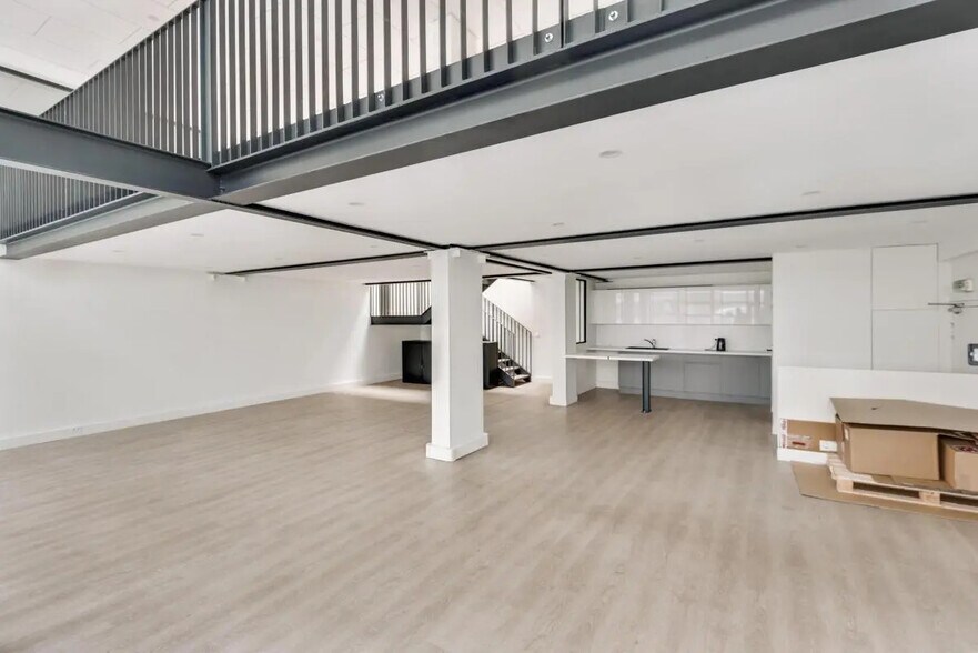 6 Rue Du Docteur Laurent, Paris for lease - Building Photo - Image 3 of 12