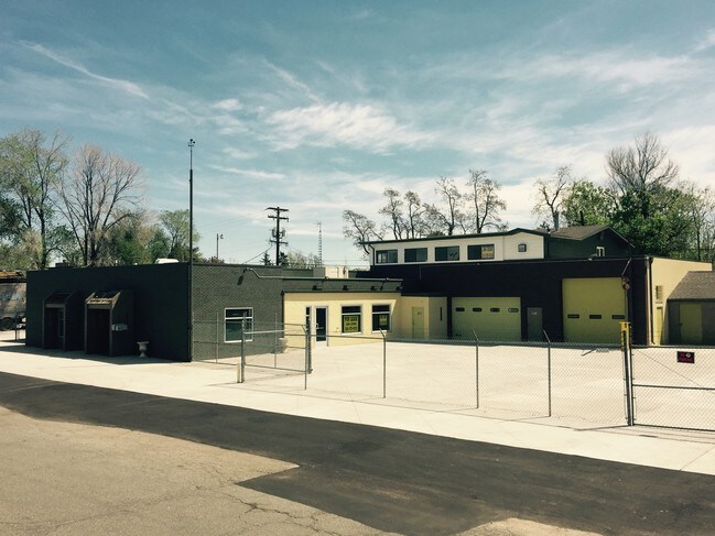 Plus de détails pour 2670 S Delaware St, Denver, CO - Industriel à louer
