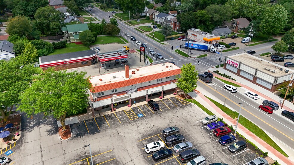 4040-4125 University Ave, Des Moines, IA à louer - Photo du bâtiment - Image 2 de 15