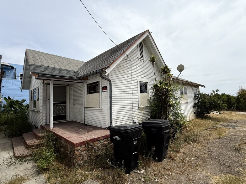 5046 Holly Dr, San Diego, CA for sale - Building Photo - Image 3 of 5