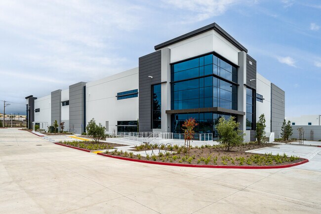 Plus de détails pour 3525 E Airport Dr, Ontario, CA - Industriel à louer