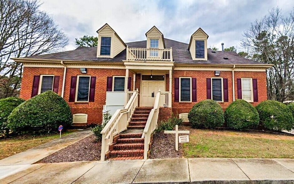 900 N Hairston Rd, Stone Mountain, GA à louer - Photo du bâtiment - Image 1 de 7