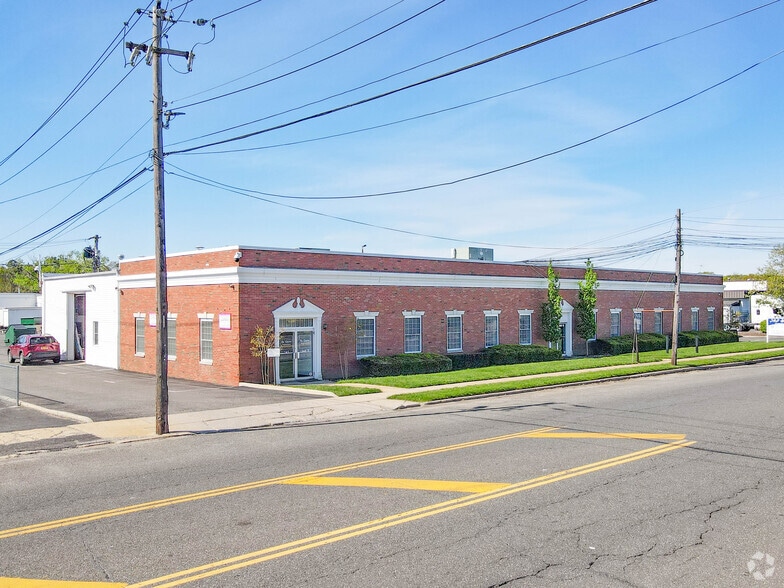 141 Central Ave, Farmingdale, NY for lease - Primary Photo - Image 1 of 27
