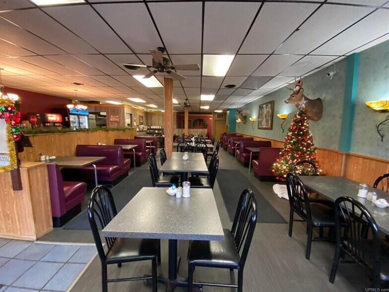 220 Main, Ishpeming, MI à vendre - Photo intérieure - Image 3 de 7