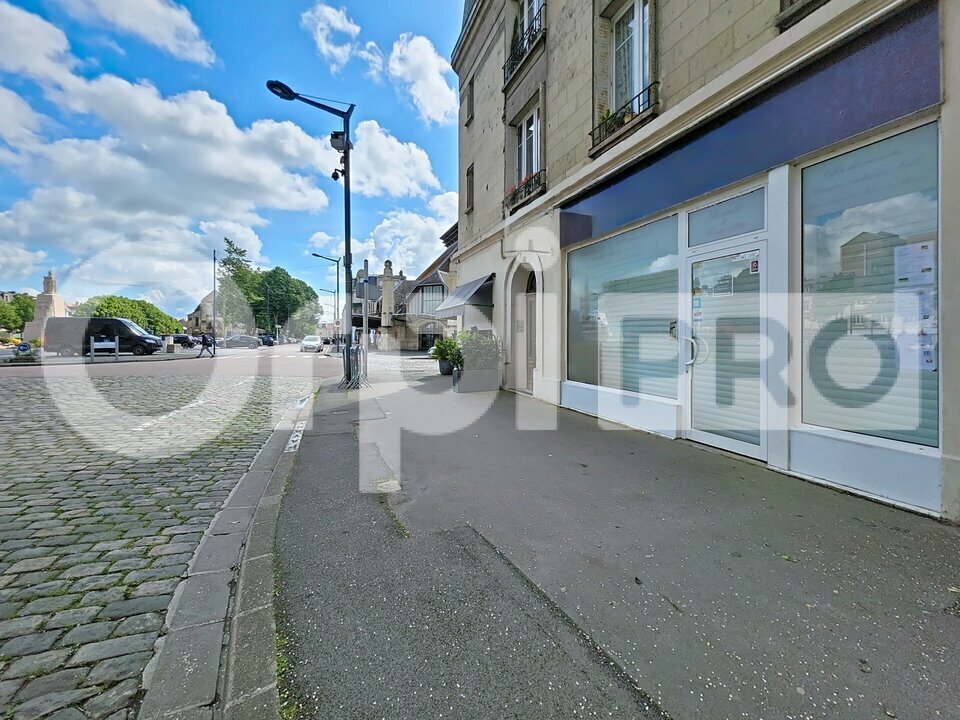 Commerce de détail dans Soissons à louer Photo du bâtiment- Image 1 de 4