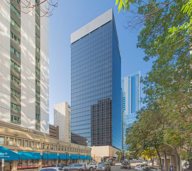 10235 101st St NW, Edmonton, AB for lease - Building Photo - Image 2 of 4