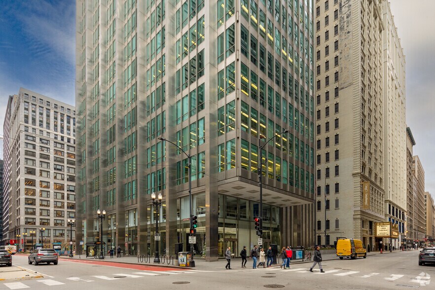 30 W Monroe St, Chicago, IL à louer - Photo du bâtiment - Image 2 de 7