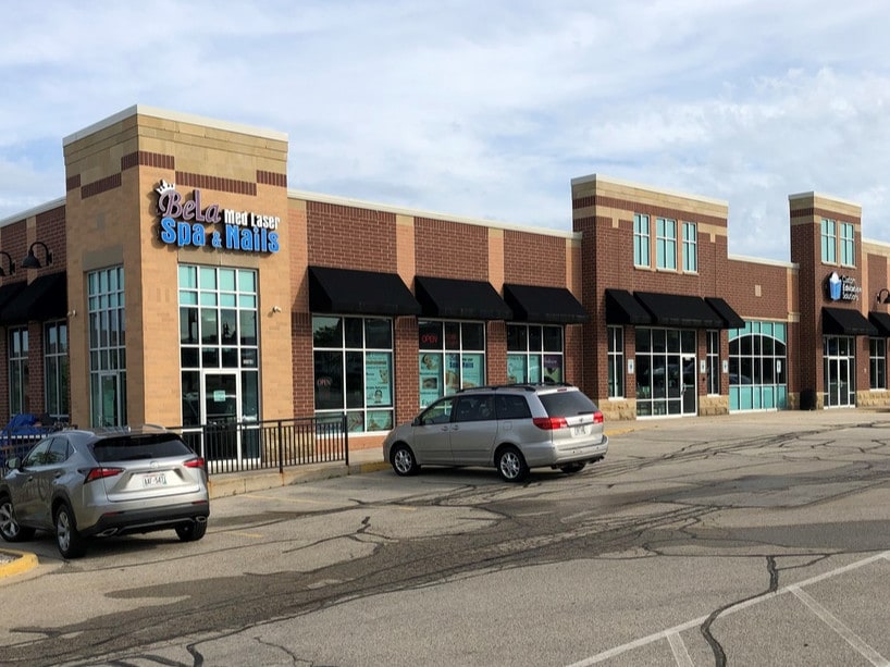 15180 Library Ln, New Berlin, WI à vendre Photo principale- Image 1 de 6