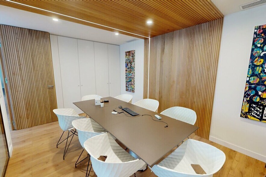 Office in Villeneuve-Loubet for sale - Interior Photo - Image 2 of 6