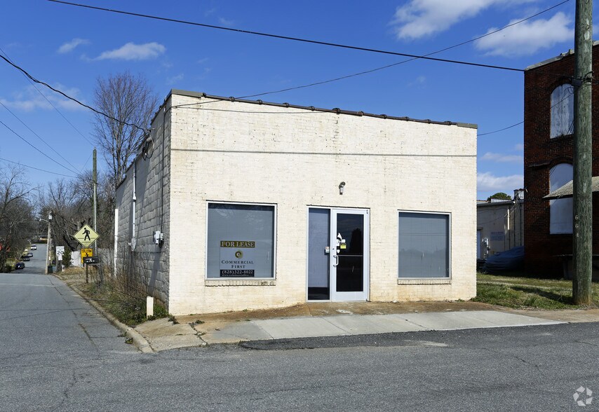 20 W 11th St, Newton, NC for lease - Primary Photo - Image 1 of 6
