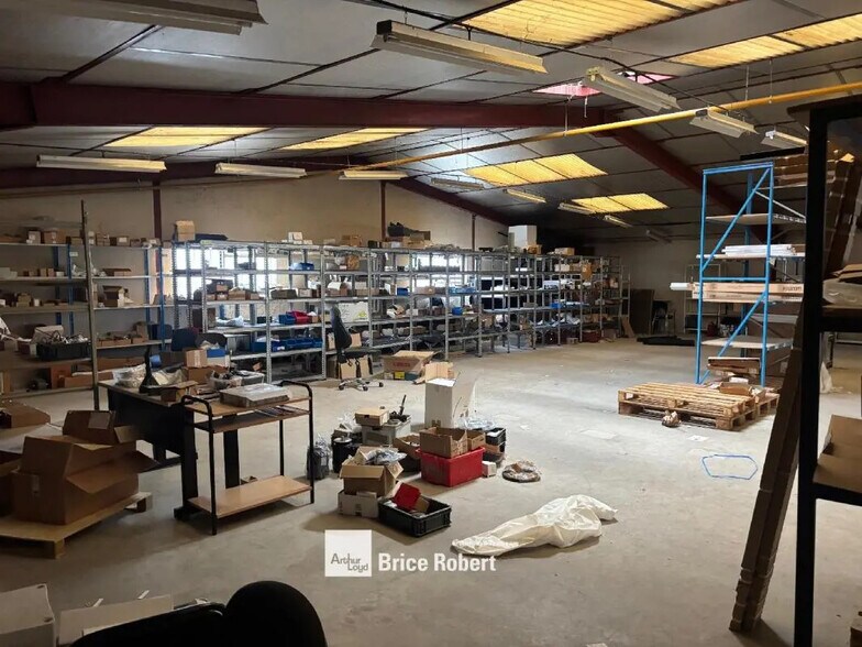 Flex in Décines-Charpieu for lease - Interior Photo - Image 2 of 6