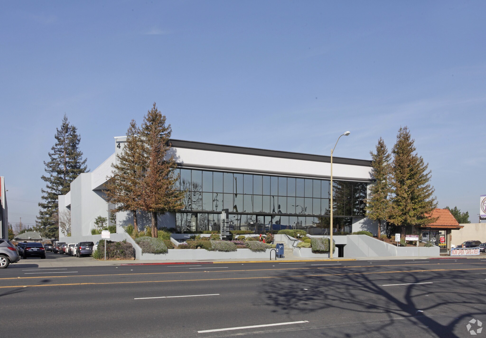 4675 Stevens Creek Blvd, Santa Clara, CA à louer Photo du bâtiment- Image 1 de 4
