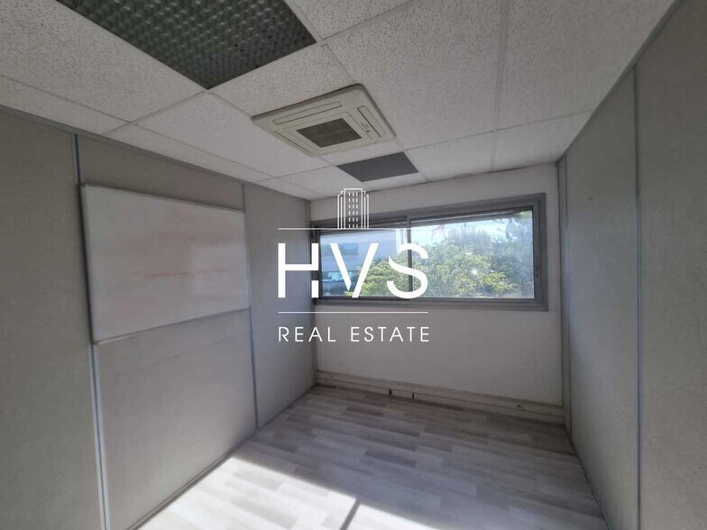115 Rue Louis Armand, Aix-en-Provence for lease - Interior Photo - Image 2 of 7