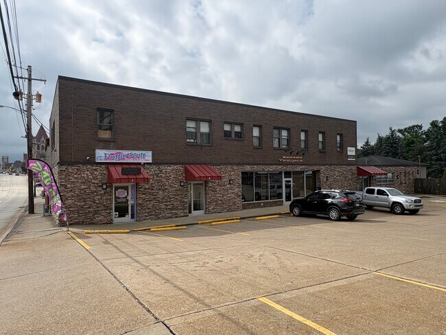 More details for 1-7 S Mount Vernon Ave, Uniontown, PA - Retail for Sale
