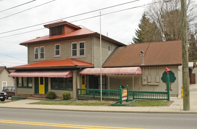 Plus de détails pour 715 N Kanawha St, Beckley, WV - Bureau à louer