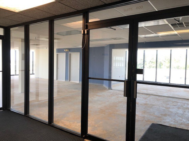1300 Diamond Springs Rd, Virginia Beach, VA à louer - Photo intérieure - Image 3 de 8