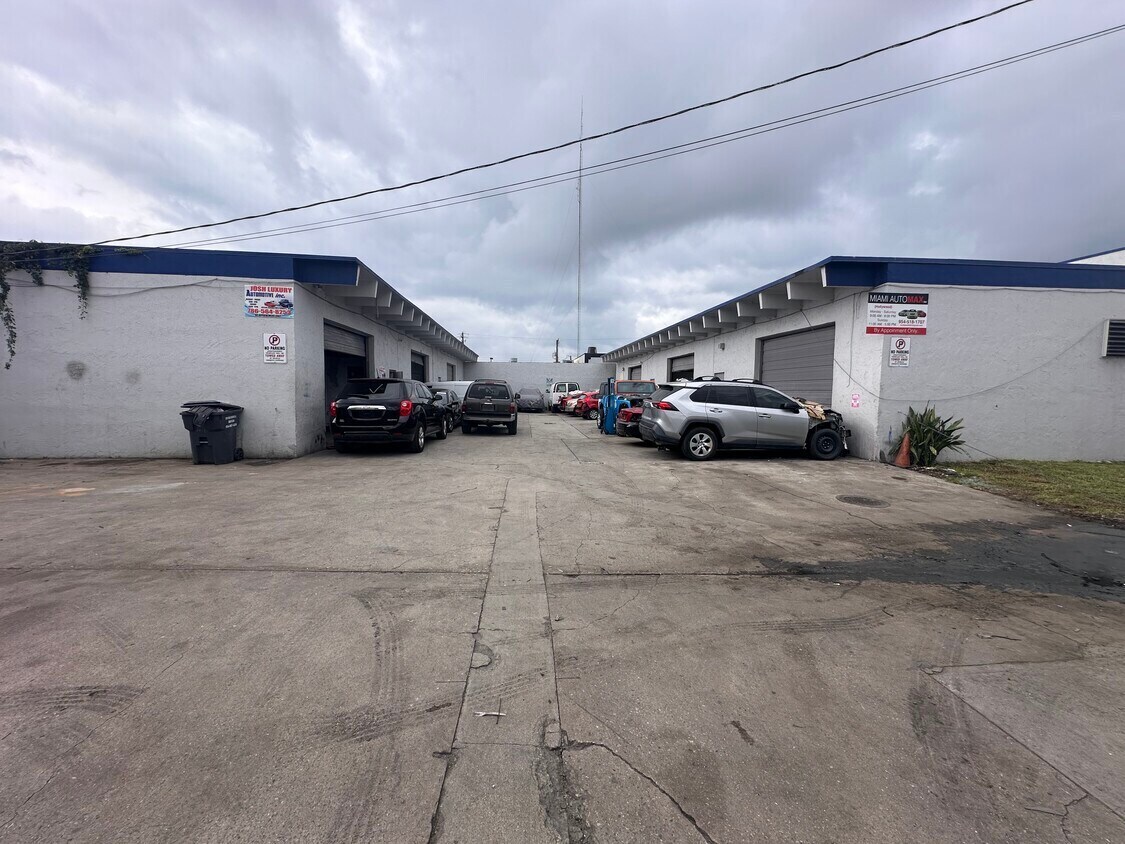 5661 Plunkett St, Hollywood, FL for lease Primary Photo- Image 1 of 6