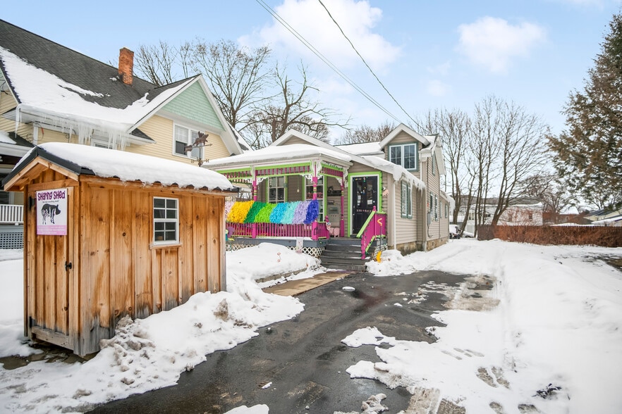 34 White St, Fredonia, NY à vendre - Photo du bâtiment - Image 3 de 26