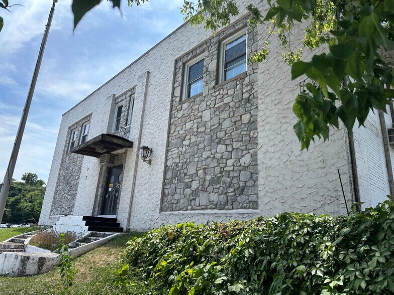 322 S Front St, Wormleysburg, PA à vendre - Photo du bâtiment - Image 1 de 4