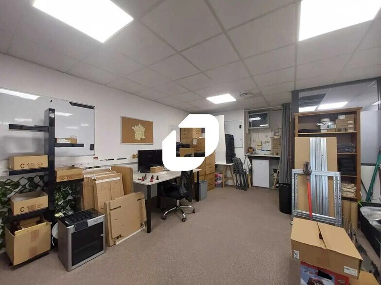 Office in Baillargues for lease - Interior Photo - Image 3 of 3