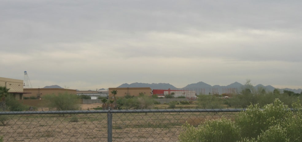20819 N Cave Creek Rd, Phoenix, AZ à louer - Photo du bâtiment - Image 2 de 15